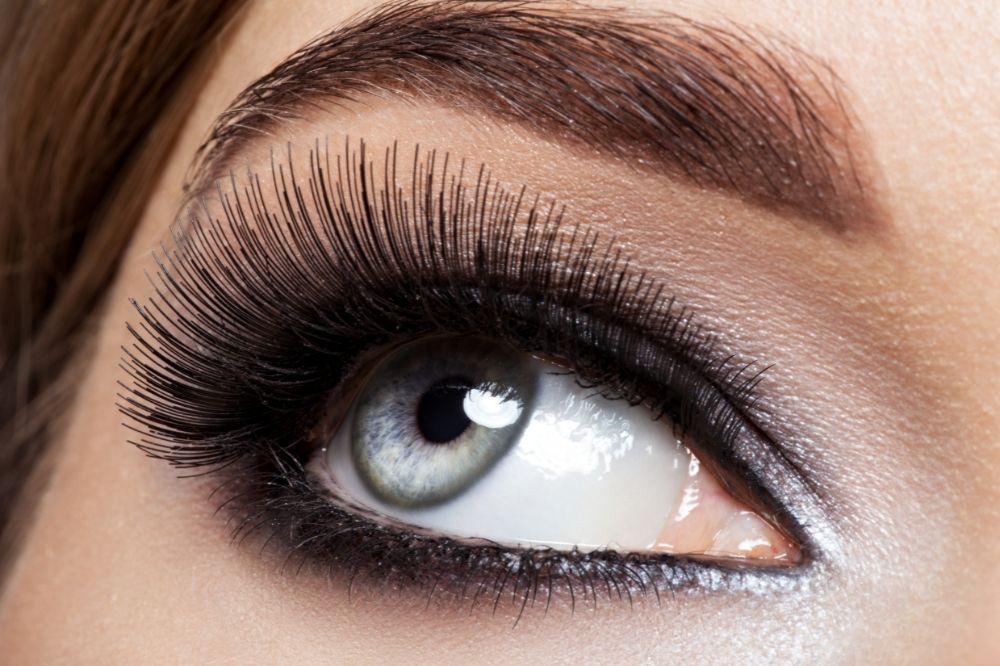smoky eyes